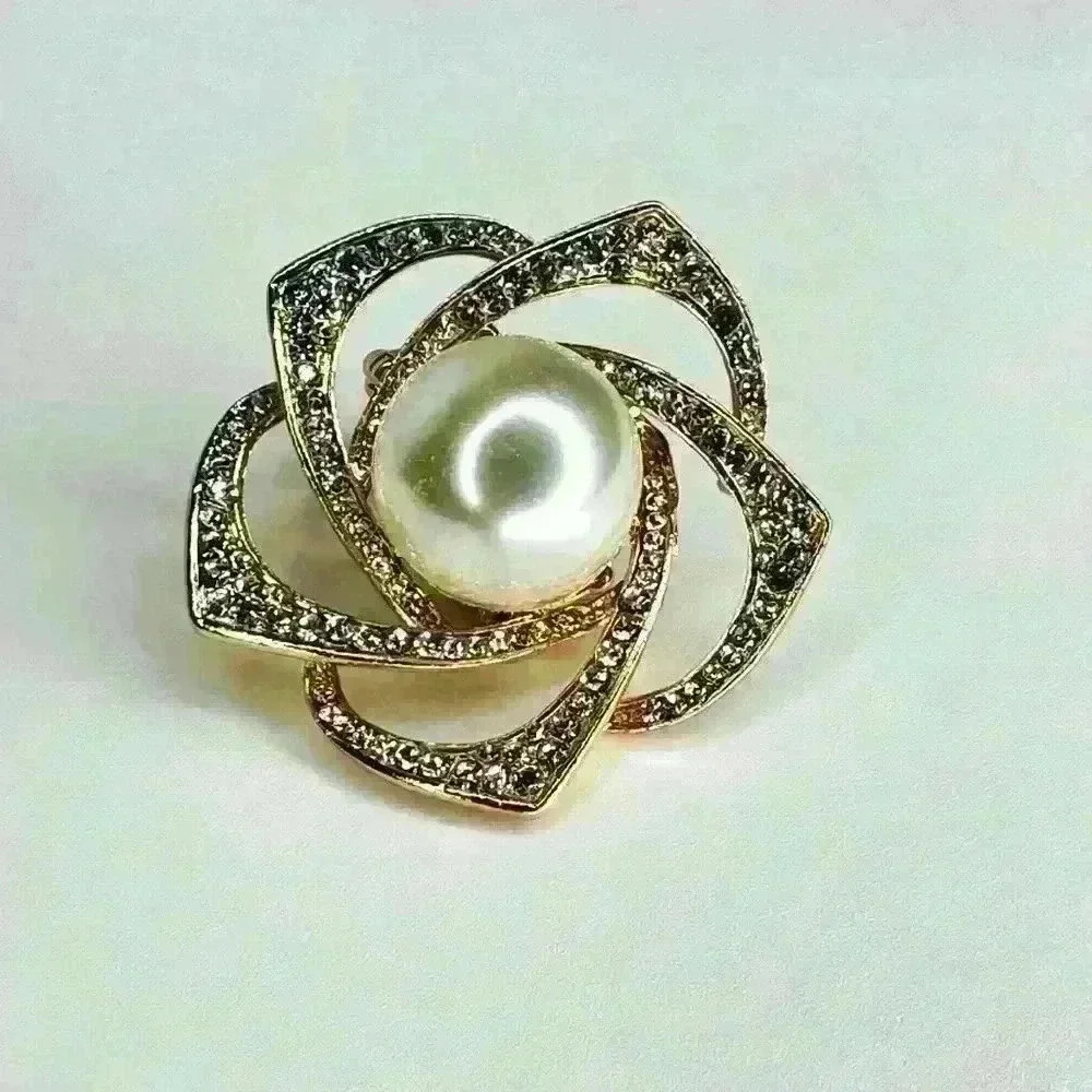 Pearl & Rhinestone Flower Stretch Ring